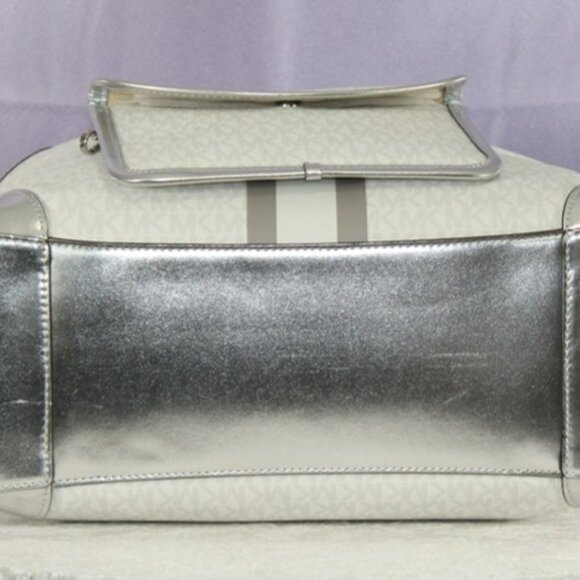 Michael Kors Jet Set Large Tote & Bryant Wallet Set – Silver / Optic White - Picture 6 of 16